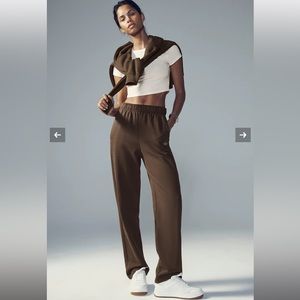 Accolade straight leg sweatpants in espresso